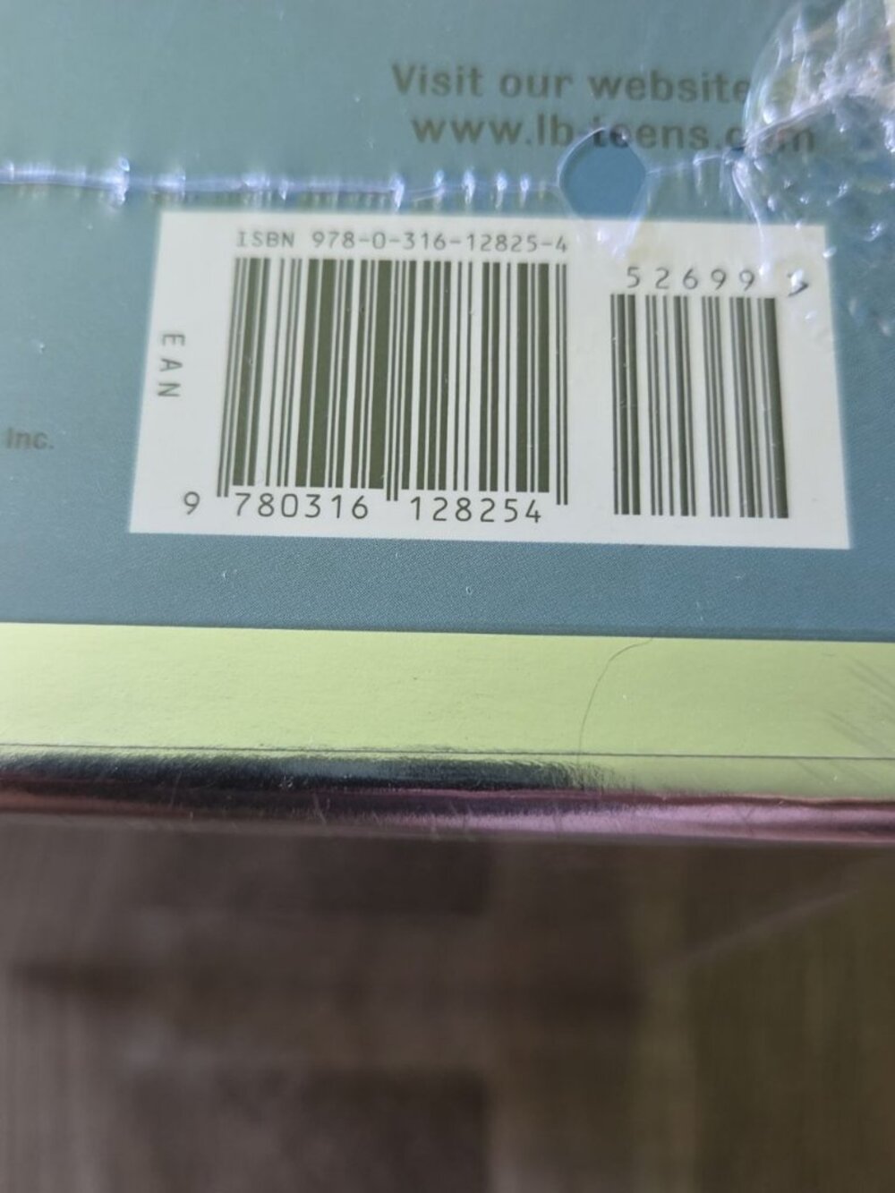 Maximum Ride Box Set (Maximum Ride, School's Out Forever, Saving the World) - Picture 3 of 11